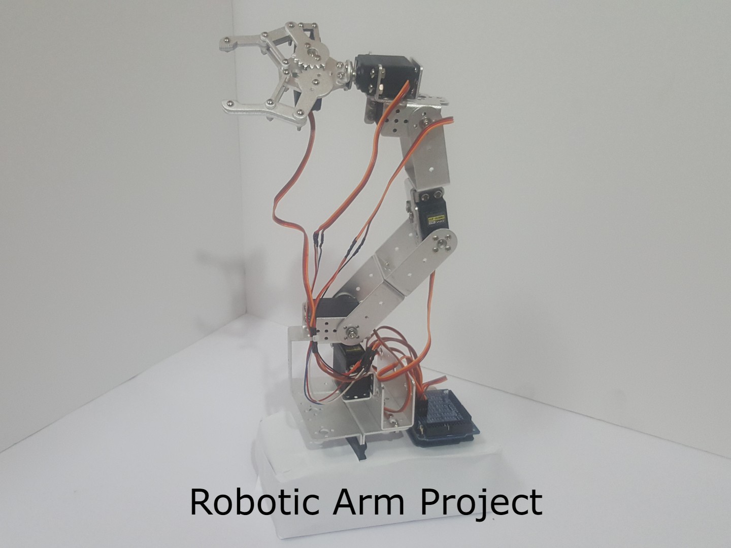 Completed robotic arm with Arduino